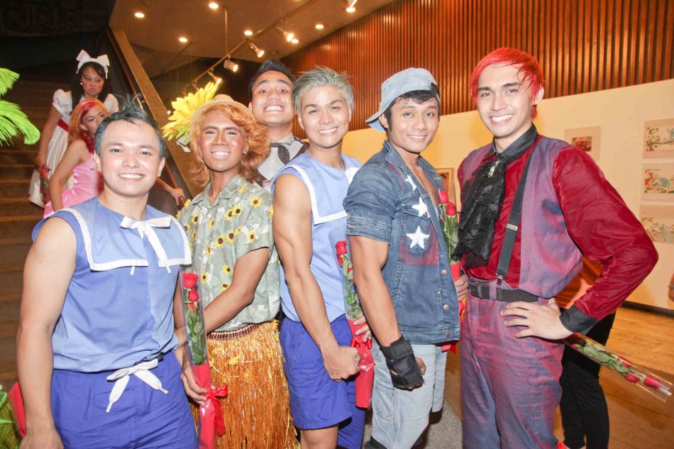 Mga Lalakeng Sapatos from left: Bluey (Aldo Vencilao), Yellowy (Bunny Cadag), Sandals (JV Ibesate), Bluey (Ralph Mateo), Maong (Remus Villanueva) and Red (Marco Viaña). Catch the family friendly musical SANDOSENANG SAPATOS at the CCP from December 7-15, 2013. Photo by Jude Bautista