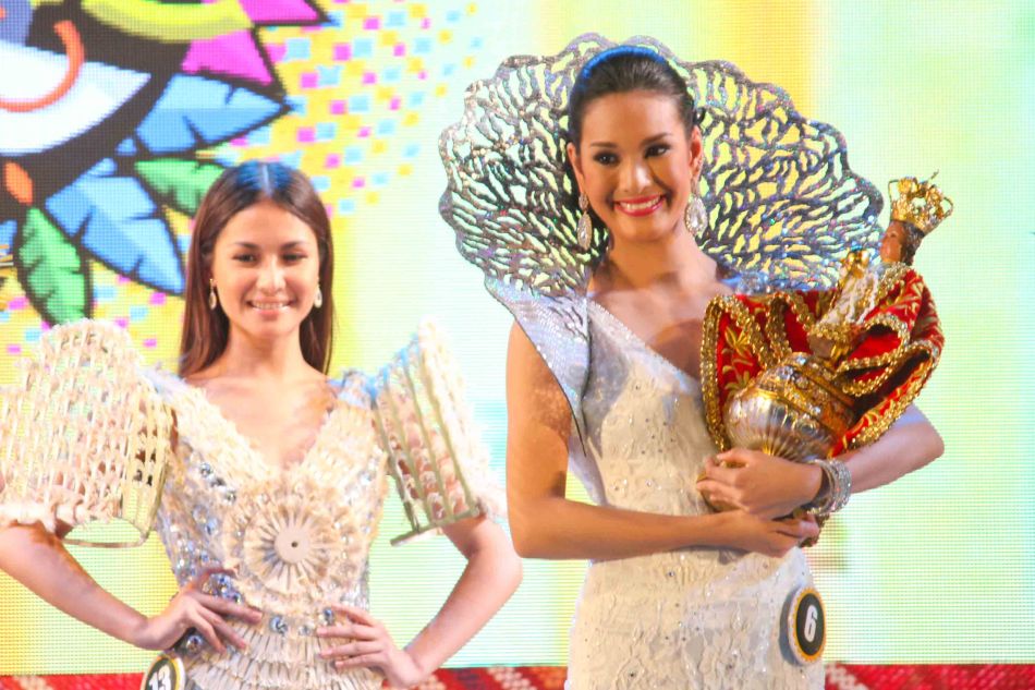 from right: Reyna ng Aliwan 2014 winner No.6 Steffi Rose Aberasturi – Sinulog Festival, Cebu City and 1st R. Up No.13 Shaira Lenn Roberto – Singkaban Festival. Reyna Ng Aliwan pageant was held last April 26, 2014 at the Aliwan Theater grounds, CCP Complex. Photo by Jude Bautista