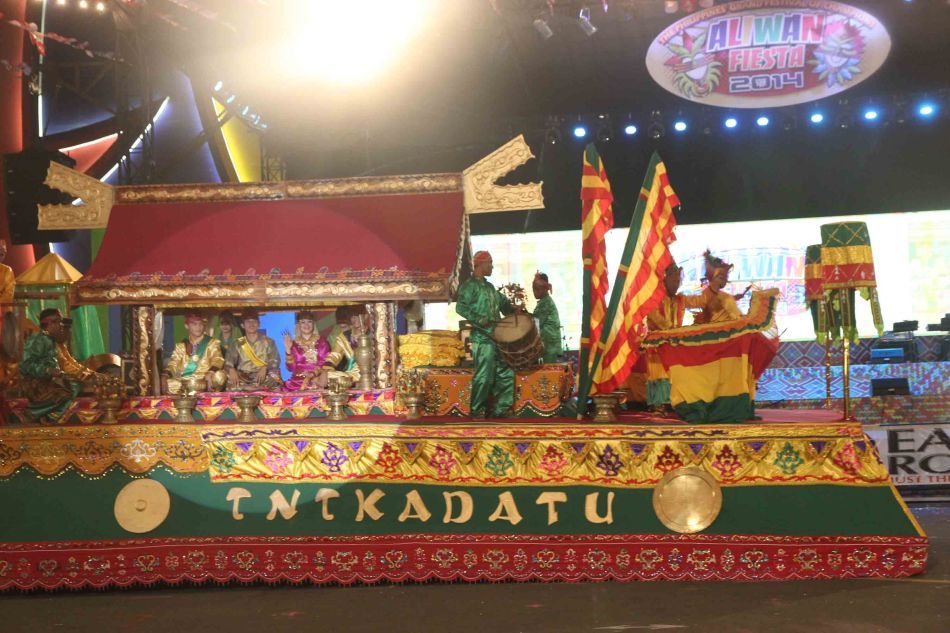 Inikadatu Float from Cotabato City. Now on its 12th year the Aliwan Festival of Grand Champions also includes a competition for the best float.  It was held last April 26, 2014 at the Aliwan Theater grounds, CCP Complex. Photo by Jude Bautista