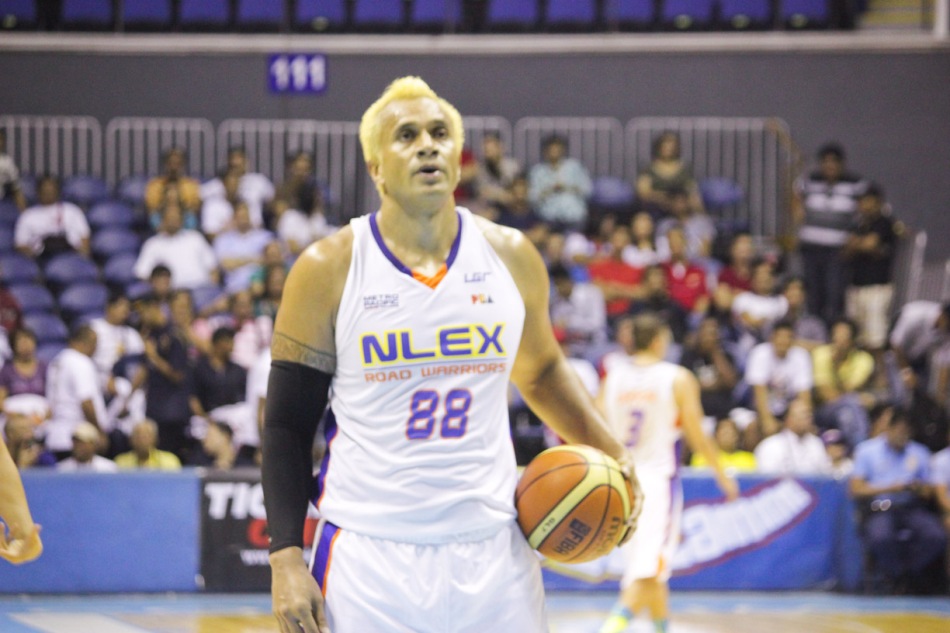 NLEX Road Warrior Asi Taulava on Free-throw line. Catch PBA games live in SMART ARANETA Coliseum. If not you can watch the PBA’s 40th season live airing on TV5 five times a week on TUES, WED and FRI, with the first game at 4:15 p.m. and the second game at 7 p.m.; on SAT at 5 p.m.; and SUN at 3 p.m. and 5 p.m. Photo by Jude Bautista